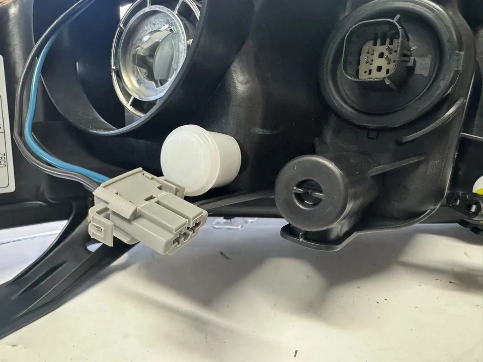 Halogen Headlight RIGHT For TOYOTA Camry 2015-2017 Petrol ASV50 Hybrid AVV50 TY- - Image 3 of 4