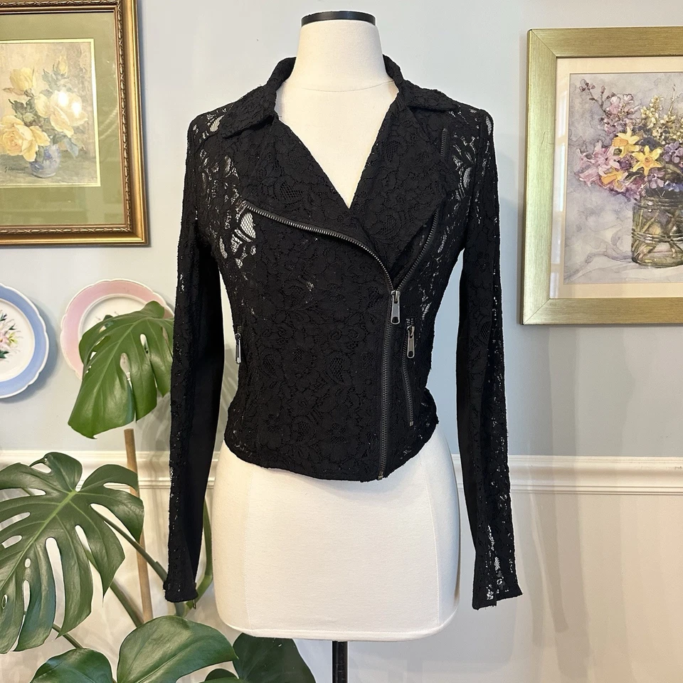 Blazer corto de encaje negro Guess pequeño Moto Rave fiesta ropa de calle Baddie Indie Foto 3 de 4