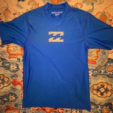 Billabong Rash Guard Surf Tee   Men  s Small