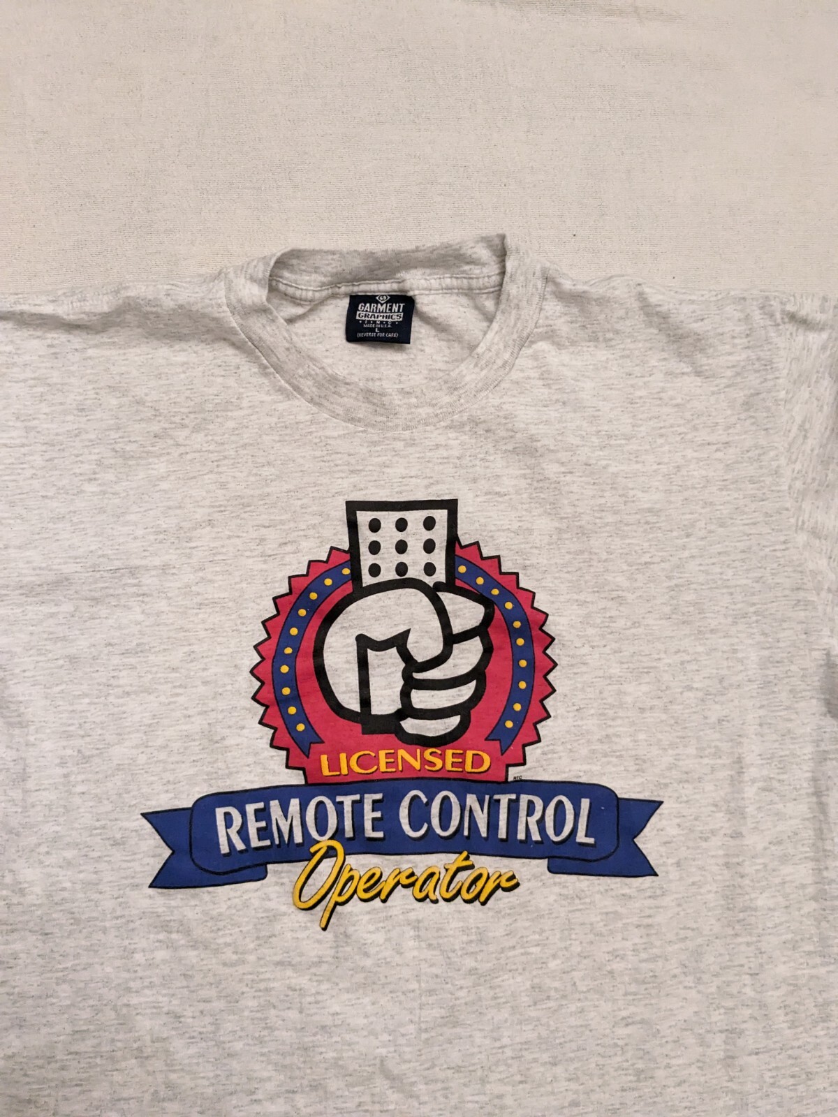 Vintage Licensed Remote Control Operator Grey T-s… - image 4