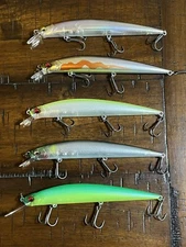 (Lot of 5) RAID Japan Level Minnow Jerkbait - Various Colors + Level Minnow Plus