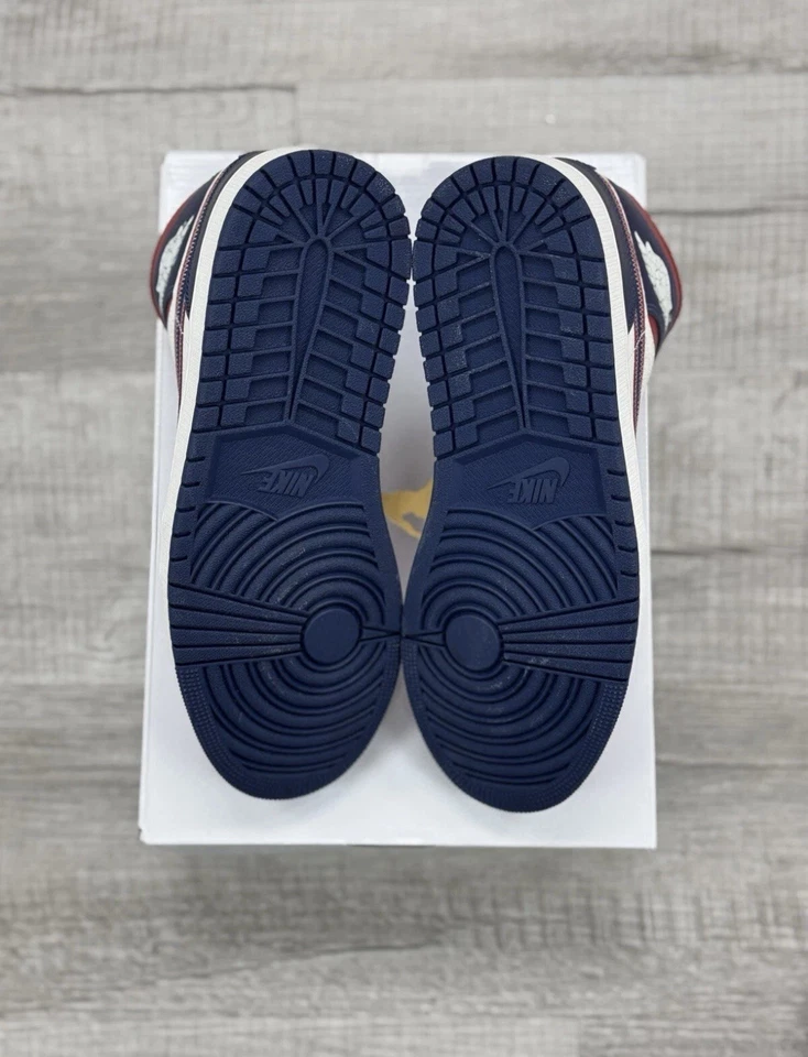 Talla 11W/9.5M - Air Jordan 1 SE 2022 Mid USA W Foto 3 de 4