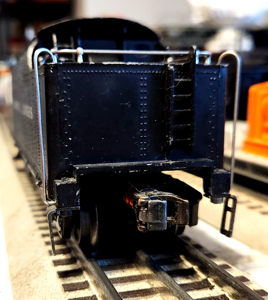 OLDER LIONEL 2426W TENDER ONLY NO LOCO IN GOOD CONDITION. - Image 2 of 4