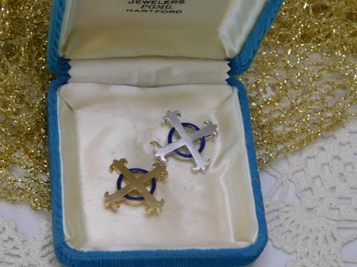 Kinney Celtic Fleury Cross 10K Solid Gold Pin Vintage 3.8 Grams - Picture 2 of 11
