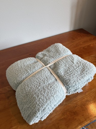 Brand New Mint Nordstrom Rack Aqua Soft Fuzzy Cozy Home Throw Aquamarine New - Picture 17 of 24