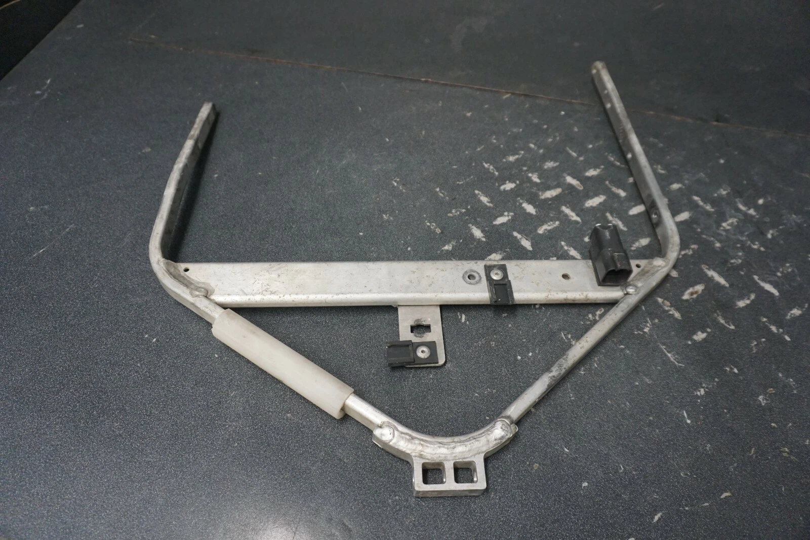 2004-2007 MXZ GSX GTX Summit 800 Ski-Doo OEM Handle Support Frame Bracket