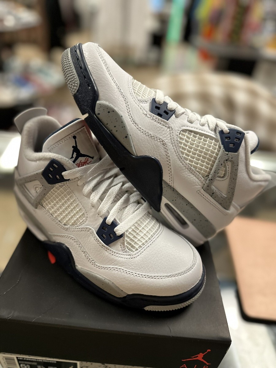 Air Jordan 4 Retro Midnight Navy GS - Size 5.5Y - 408452-140 Air Jordan 4 Retro Midnight Navy GS - Size 5.5Y - 408452-140