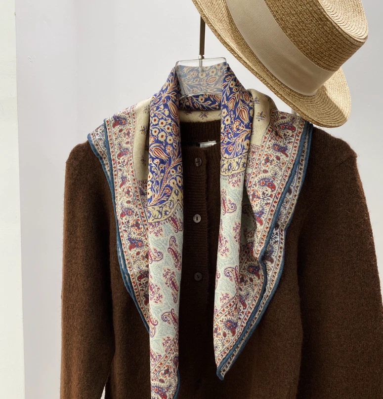 Bufanda envolvente 70 % cachemir 30 % seda estampado de flores chal estampado de doble cara 68x68 cm Foto 3 de 4