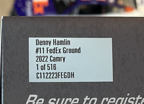 Denny Hamlin Signed 2022 FedEx Ground 1:24 Diecast NASCAR Auto COA - Imagen 3 de 4