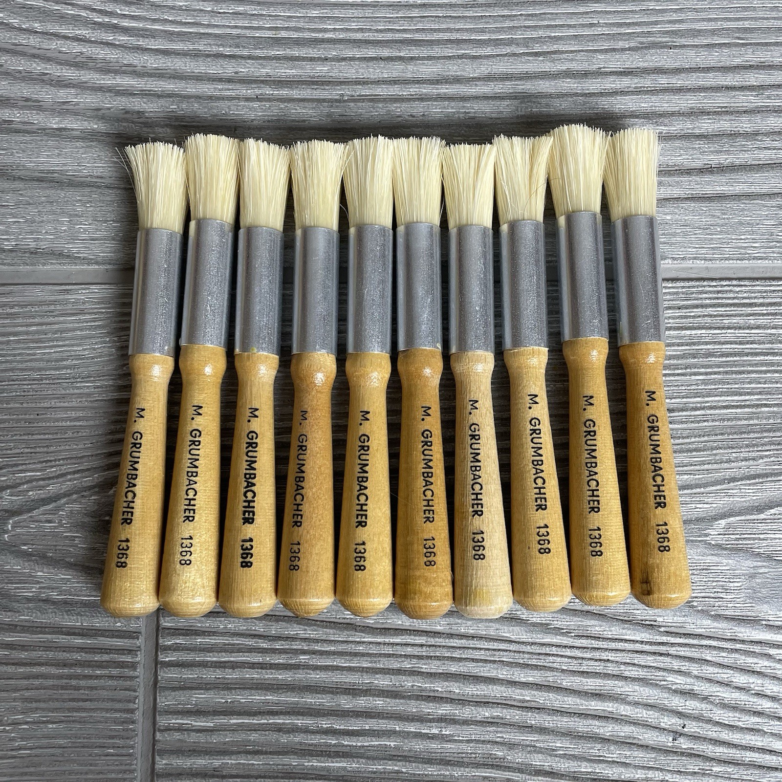 Lot of 10 Vintage M. Grumbacher Gainsborough #1368 Size 2 Stencil Brushes NOS