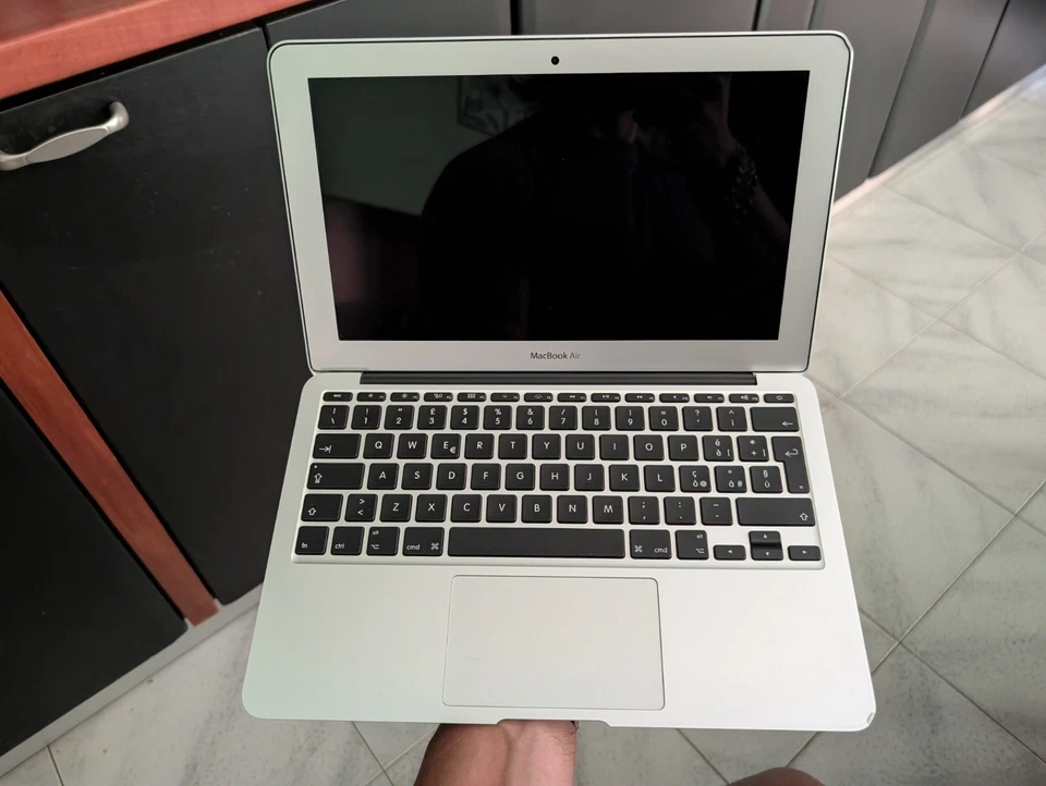 Apple MacBook Air 11" 2014 · i5 · 4GB · 128GB, foto 3 di 5