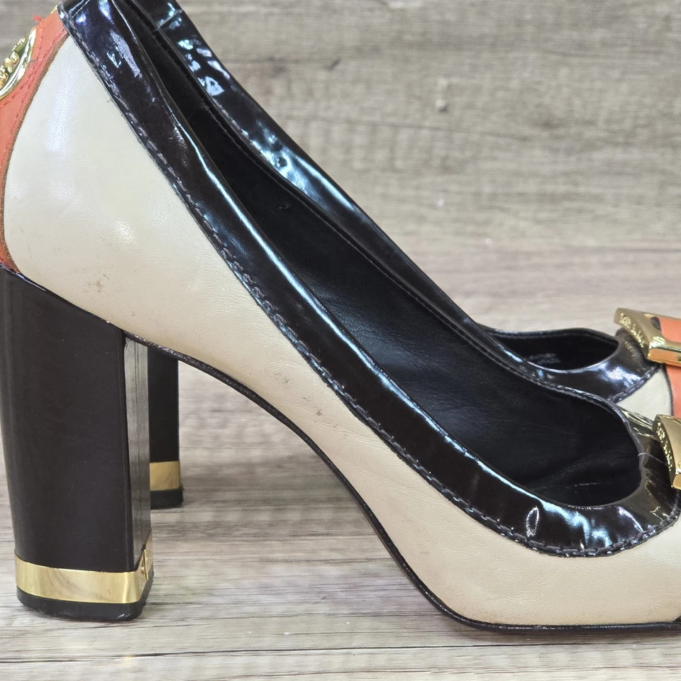 Salto Tory Burch feminino tamanho 8M bege marrom laranja couro biqueira aberta - Imagem 2 de 4