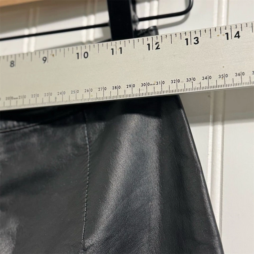 Minifalda Berman's 100 % cuero 6 negra línea A años 90 grunge oscura femenina de colección Foto 4 de 4