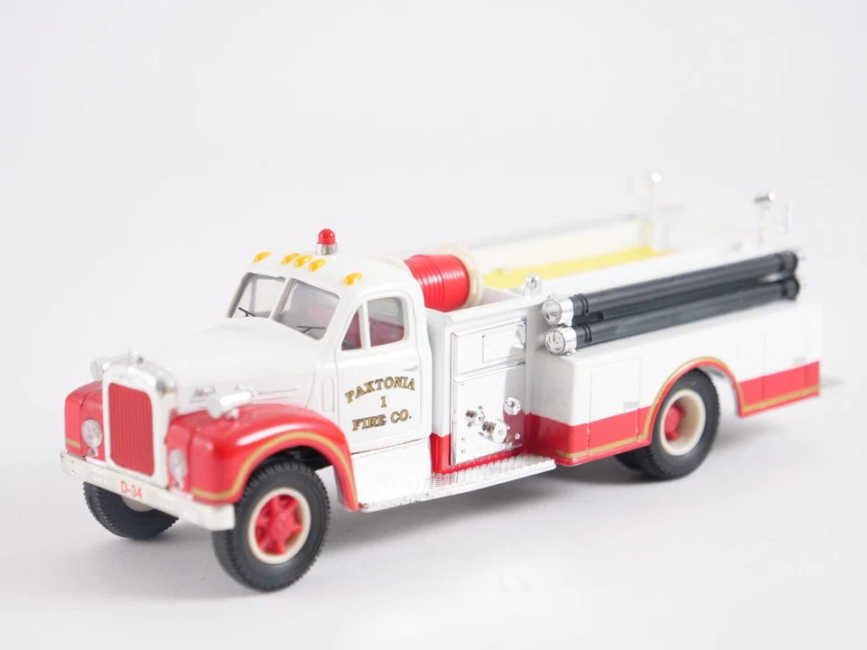 Corgi 1/50 98486 Mack B Serie Pumper Paxtonia - Immagine 4 di 4