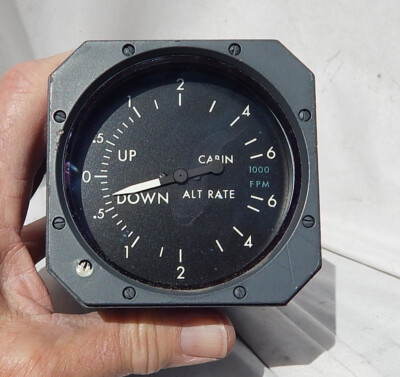 Delta Airlines DC-10 Pilot's Indicator Cabin Altitude Rate Gauge Instrument
