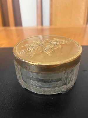 VINTAGE POWDER JAR WITH FLORAL ROSES DESIGN ON BRASS TONE LID MADE IN CANADA