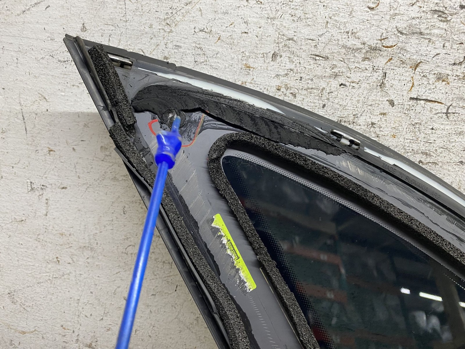 2016-2020 BENTLEY BENTAYGA OEM RH RIGHT REAR QUARTER PANEL GLASS WINDOW