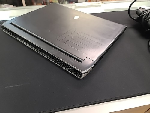 Alienware M15 R5 Ryzen Edition 15.6“Ryzen 7-5800H, 16GB Ram, 1.25TB, RTX3060 - Imagen 10 de 16