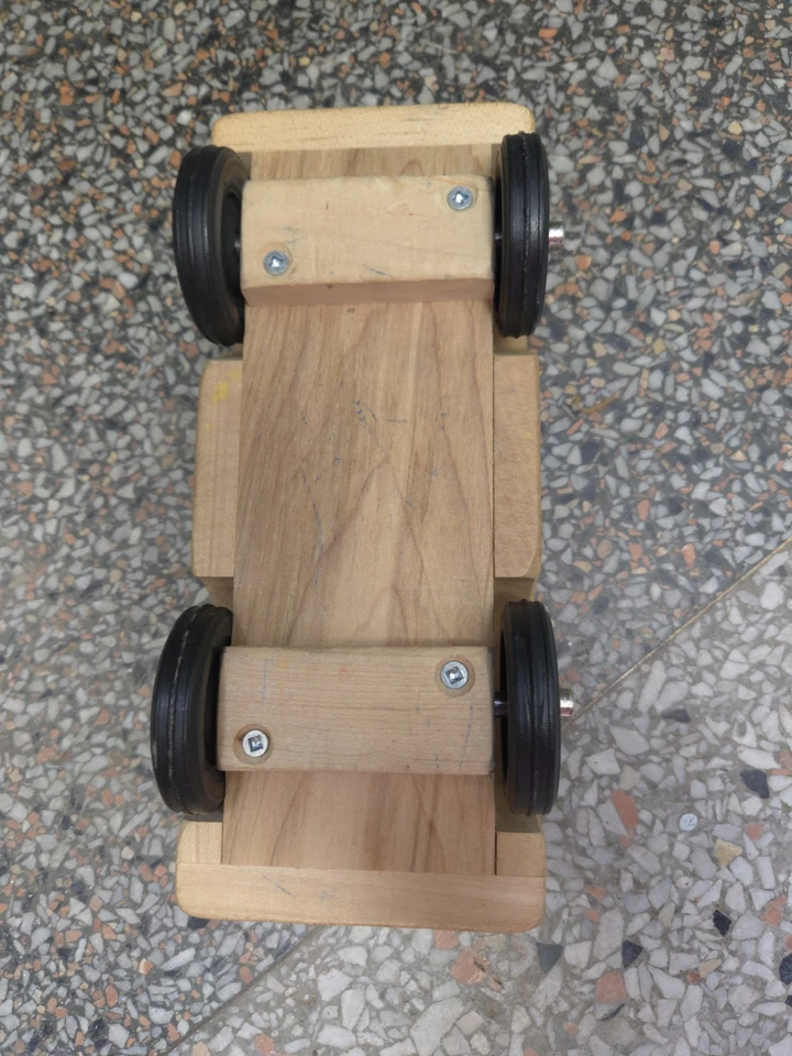 Jeep militar de juguete de madera convertible vintage  Foto 2 de 4