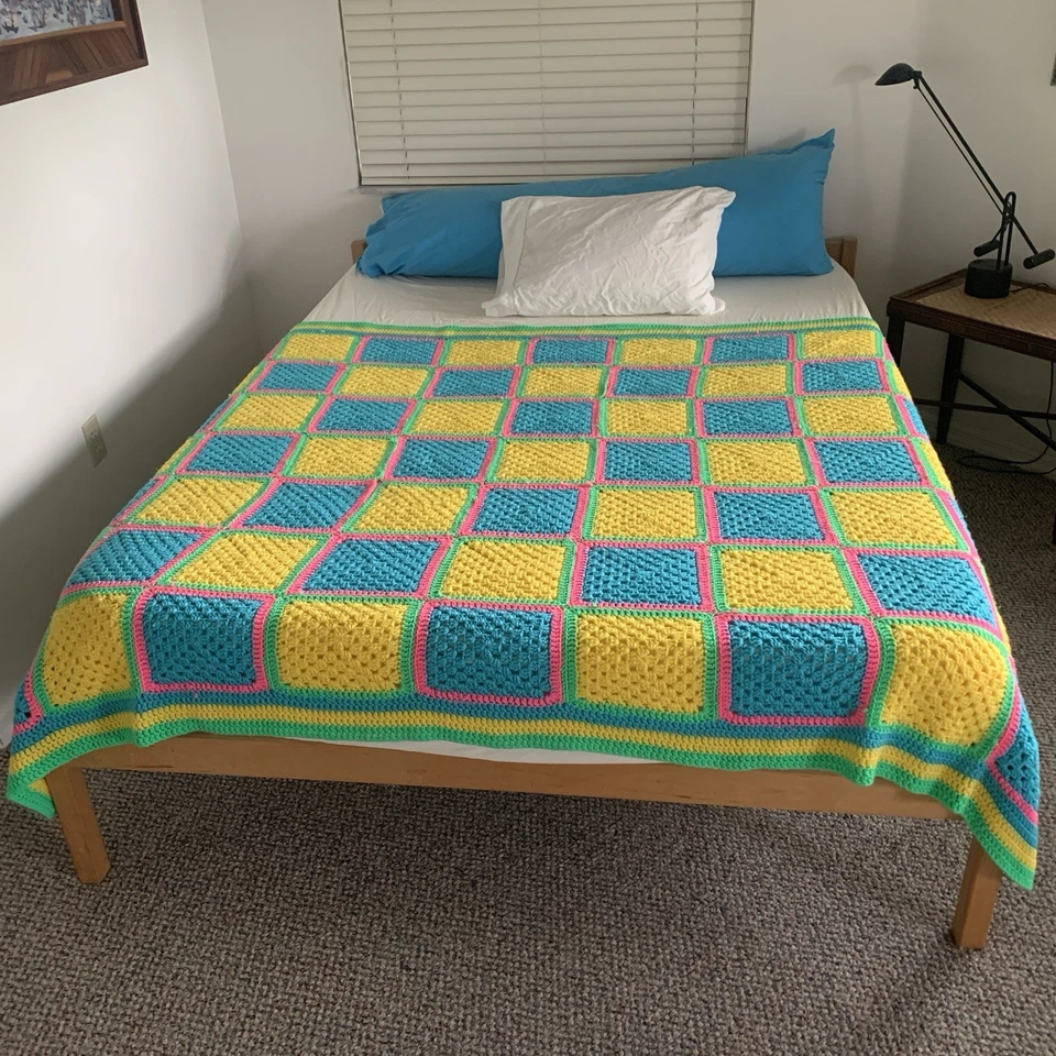 Manta afgana vintage boho hecha a mano abuela cuadrada ganchillo dormitorio usada en excelente estado Foto 3 de 4