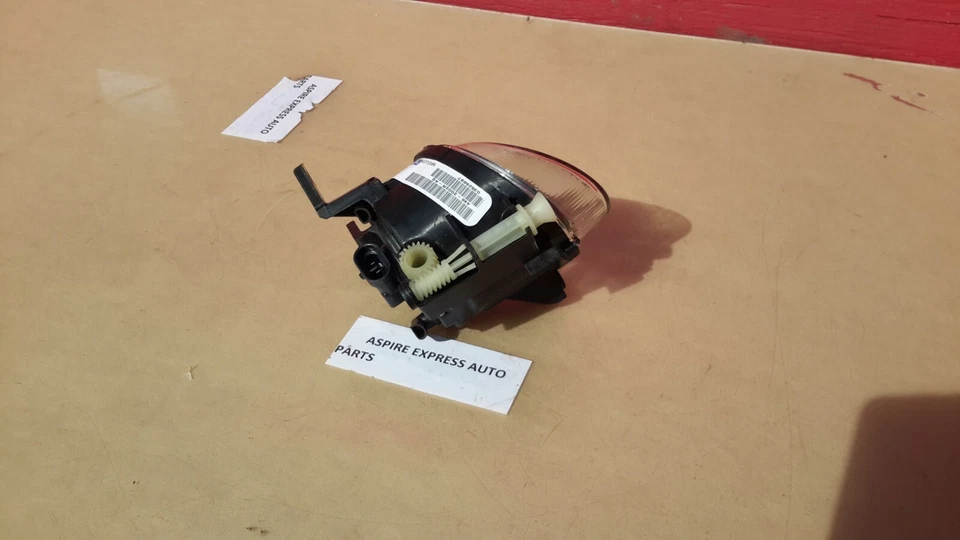 Luz antiniebla delantera derecha lado pasajero Audi A4 S4 A4 Quattro 2005-2013 OEM Foto 3 de 4