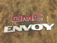 2005 gmc envoy lift gate emblem set 2002-2009