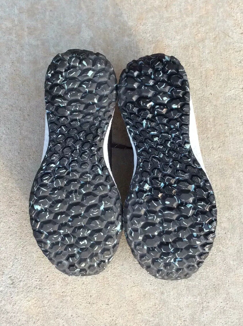 New Balance Trail Running Athletic Shoe Size 8 Gem