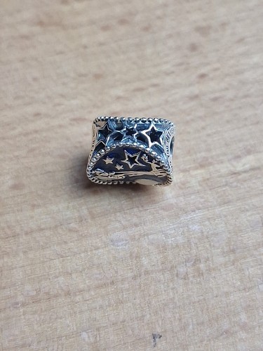 Weihnachtsmann und Rentiere PANDORA Charm 790033C01 - Bild 7 von 9
