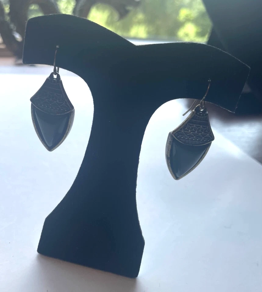 Pendientes punta lanza negra gruesa Forever 21 vintage. Caja de regalo Foto 3 de 4