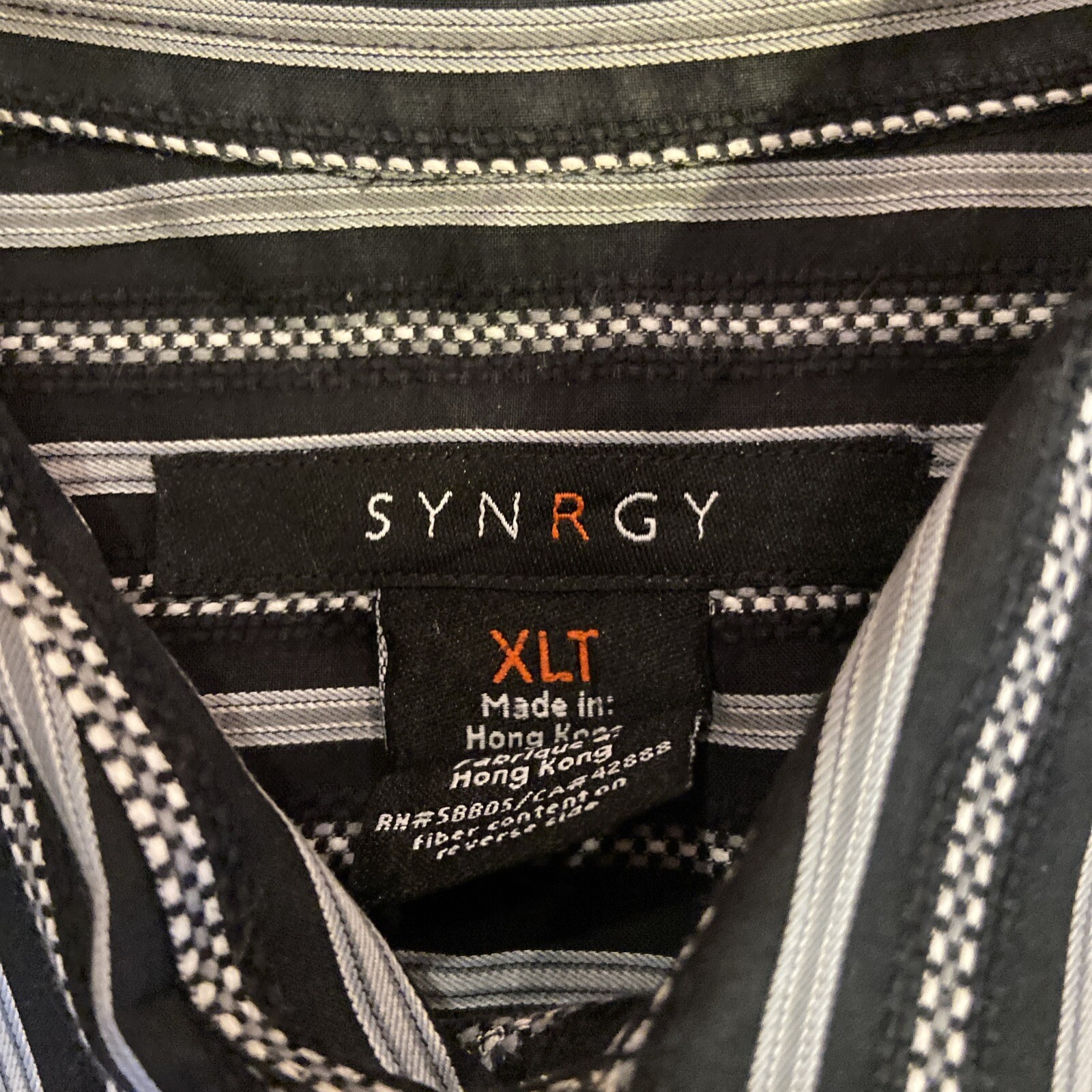 A Sharp Looking SYNRGY Button Up Black Stripe Shi… - image 4