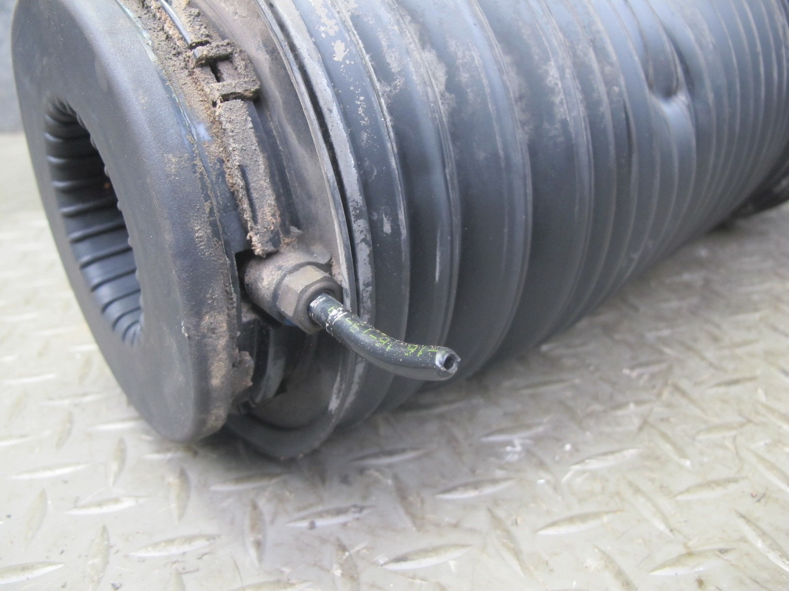 Maserati Levante 2017-2020 REAR+RIGHT Air spring