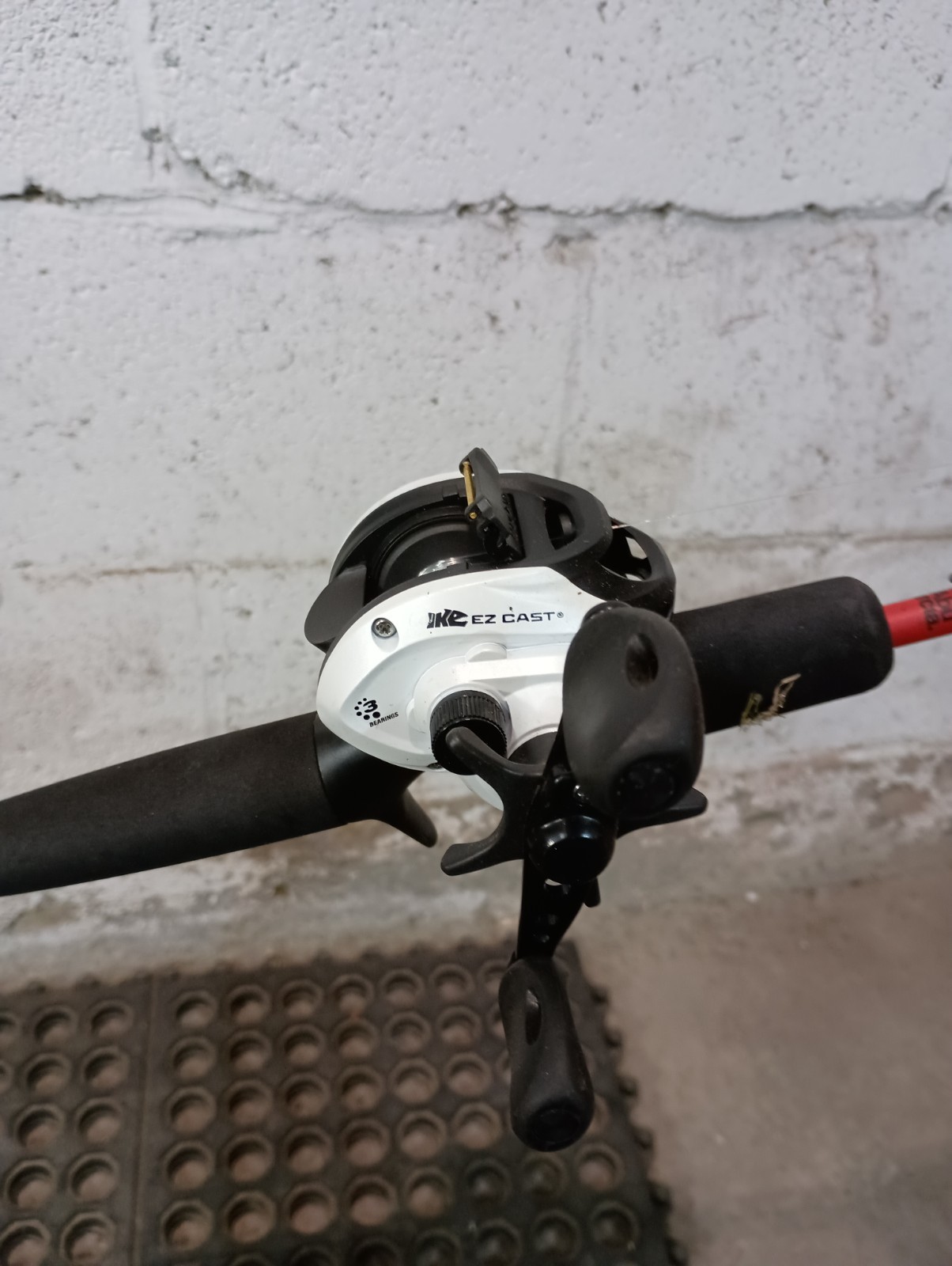🎣 Abu Garcia Ike EZ Cast Baitcasting Reel and Rod Combo Excellent Pre Owned