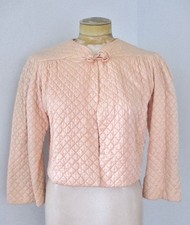 Vtg 50s Barbizon Puffett quilted rayon pink bed jacket robe frog closure 16