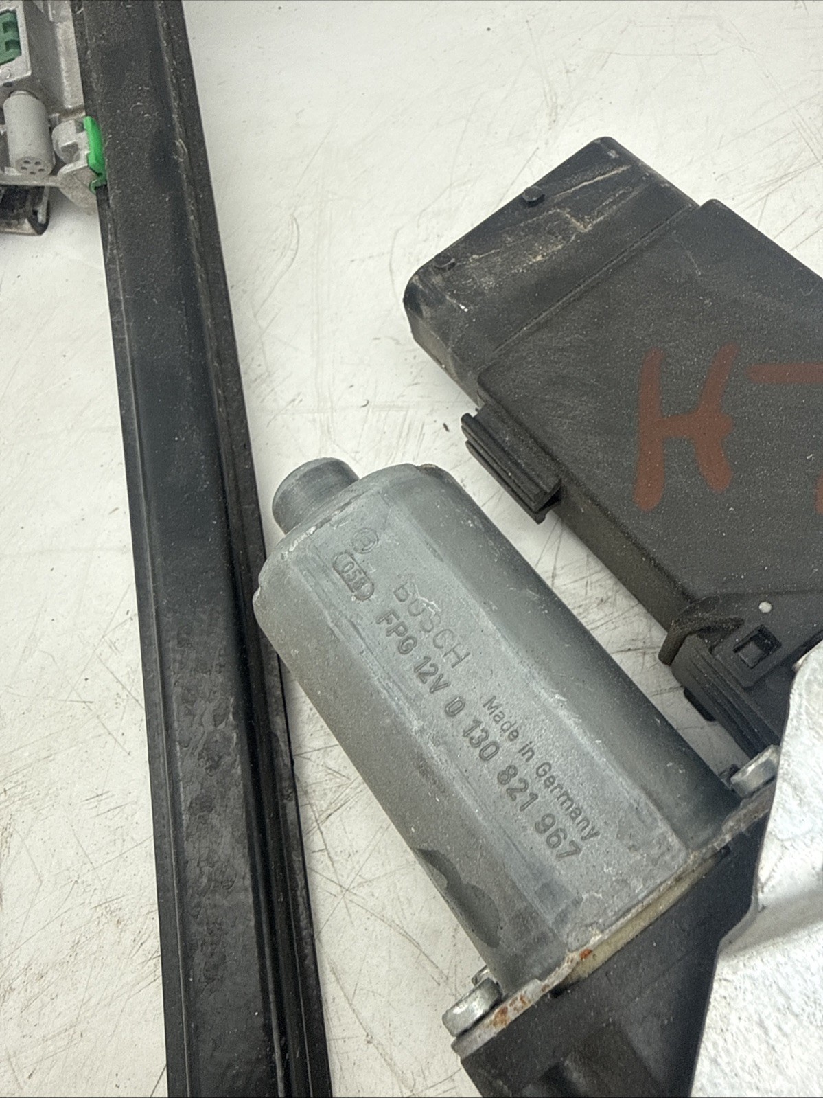 Chevrolet Corvette 2005-2013 Front Left Power window motor