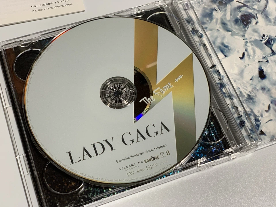 Lady Gaga / The Fame / Japan Deluxe Ver Glitter Sleeve Bonus Track DVD UICS-9104 - Image 3 of 4