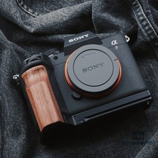 New Wooden Metal Attachment Grip for Sony A7M5 A7V Wood Metal Camera Base Ebony
