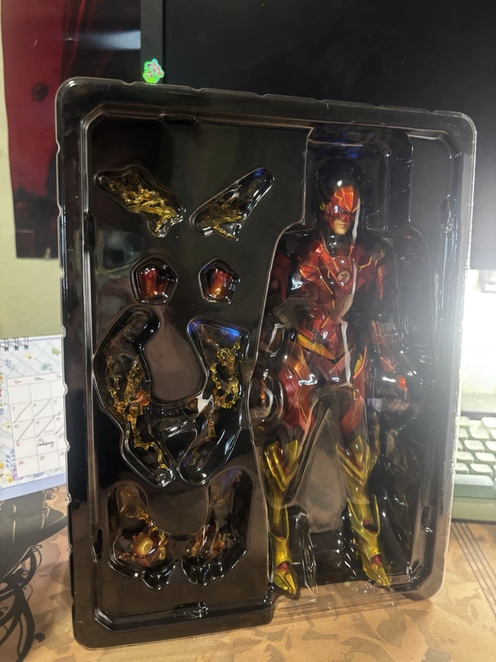 DC COMICS Varient Play Arts: The Flash No. 4 *SEE DESCRIPTION** - Image 3 of 3