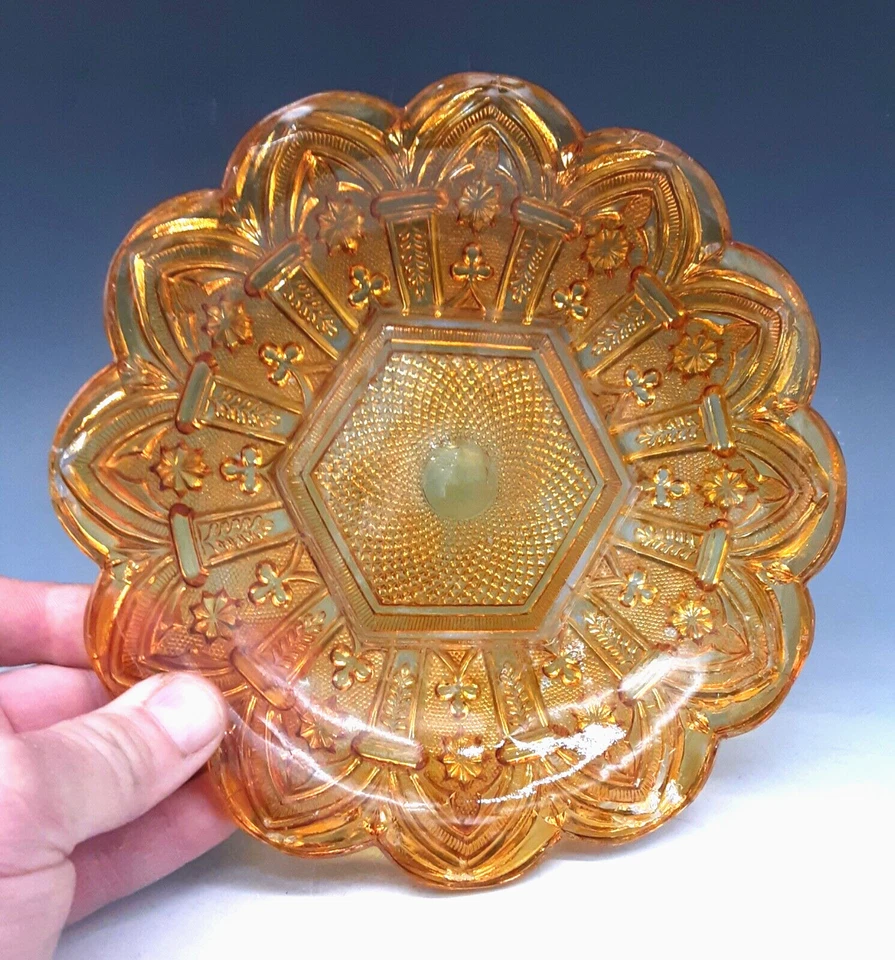 Antiguo 1840 BACCARAT LE CREUSOT Francés GÓTICO Encaje Pedernal Vidrio Ámbar 7.5" Plato Foto 2 de 4