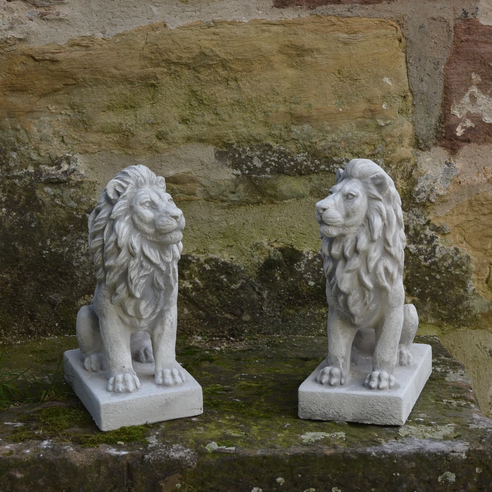 Lion lot de 2 statuettes en pierre H.34 cm 25 x 14 cm gris 22 kg béton blanc ... - Photo 1/4