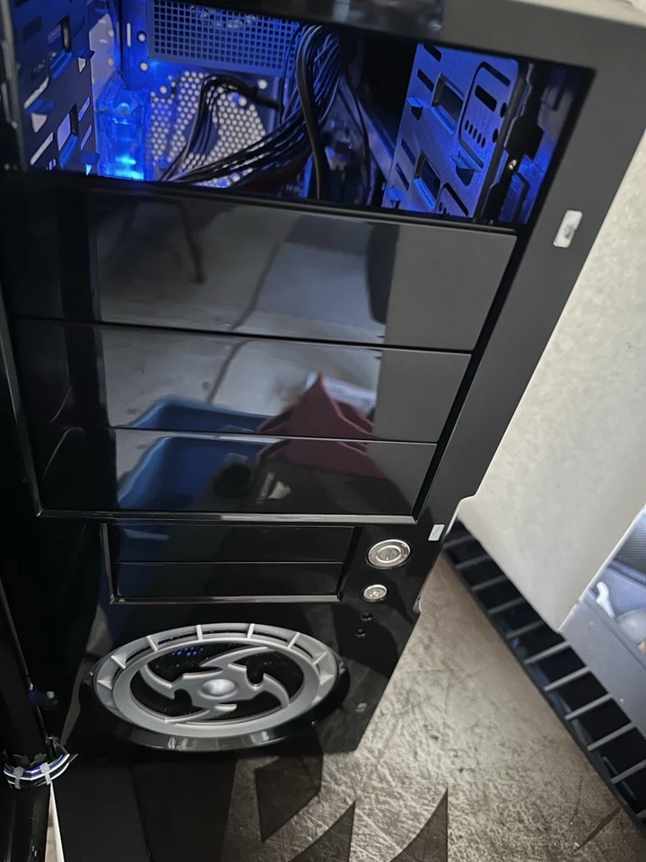 APEVIA X-CRUISER-BK Black Steel ATX Mid Tower Computer Case **READ DESCRIPTION** - Image 4 of 4