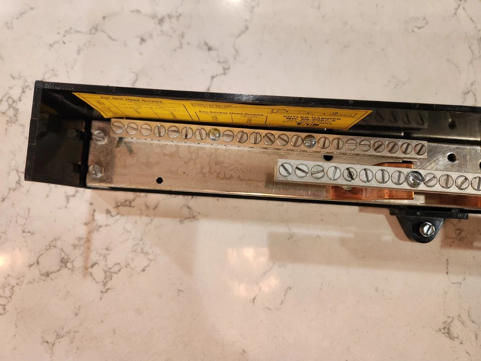 Ground bar kit Cutler Hammer 99-2085-2 Eaton 600A 277/480V *NOS* #4009D148PR5SI Foto 4 de 4