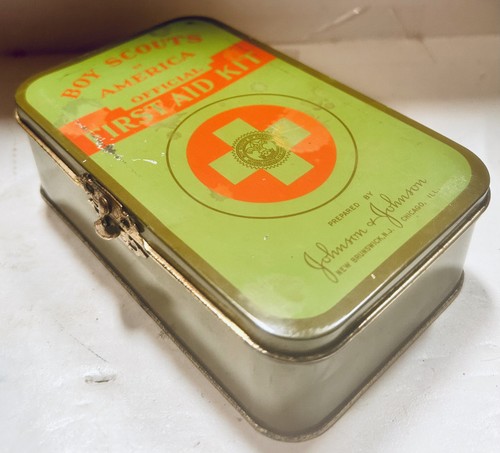 Vintage 1940's Boy Scout of America Official First Aid Kit Johnson & Johnson Tin