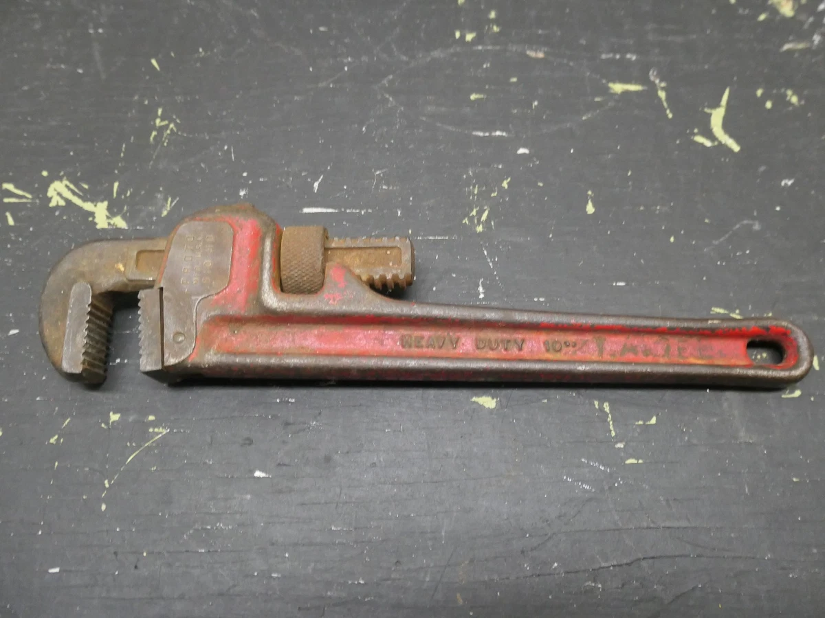 Bosch Professional Corner Pipe Wrench (90° Jaw Position, Chrome-Vanadium Steel, Suitable For