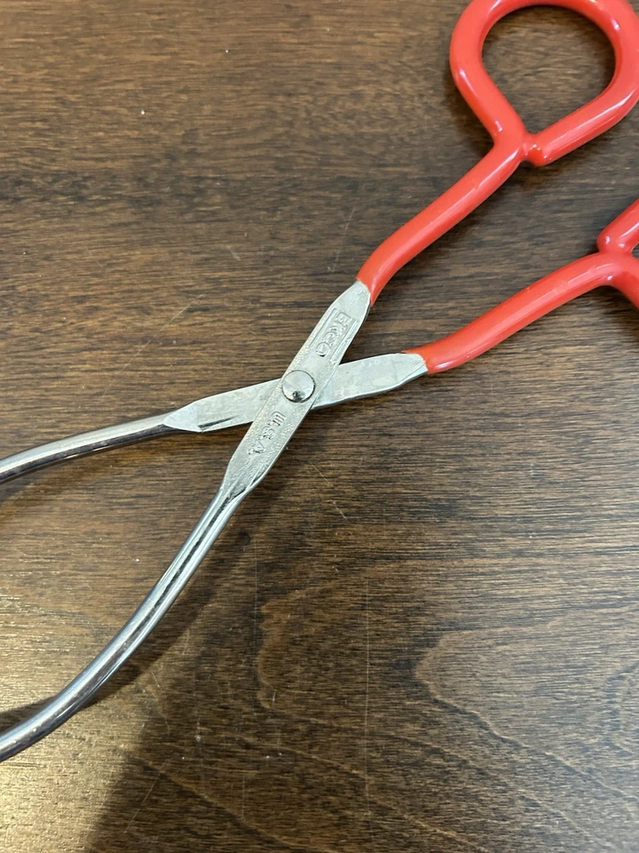 EKCO 10" Stainless Steel Kitchen Tongs Grippers Scissor Type Red Rubber handle. - Image 3 of 4