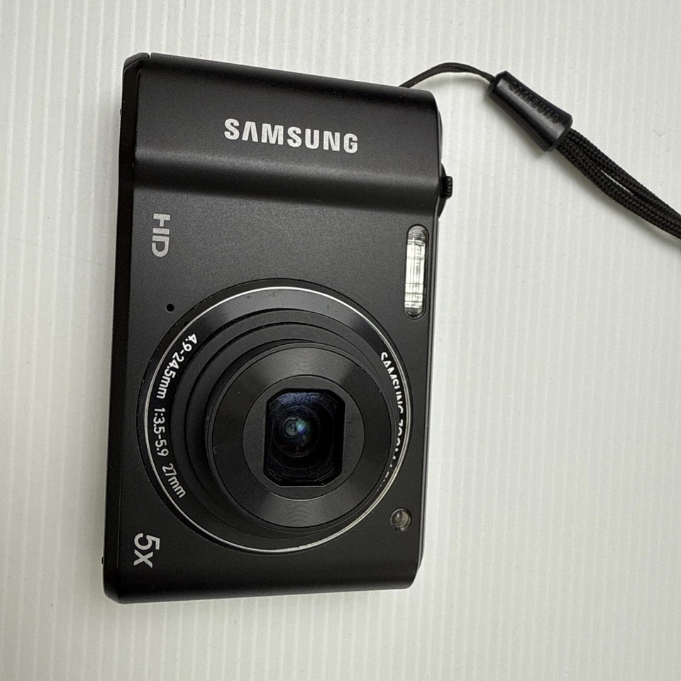 Samsung Compact Digital Camera (ES90) 14.2MP Black, Excellent Cond. w/ Battery - Image 2 of 4