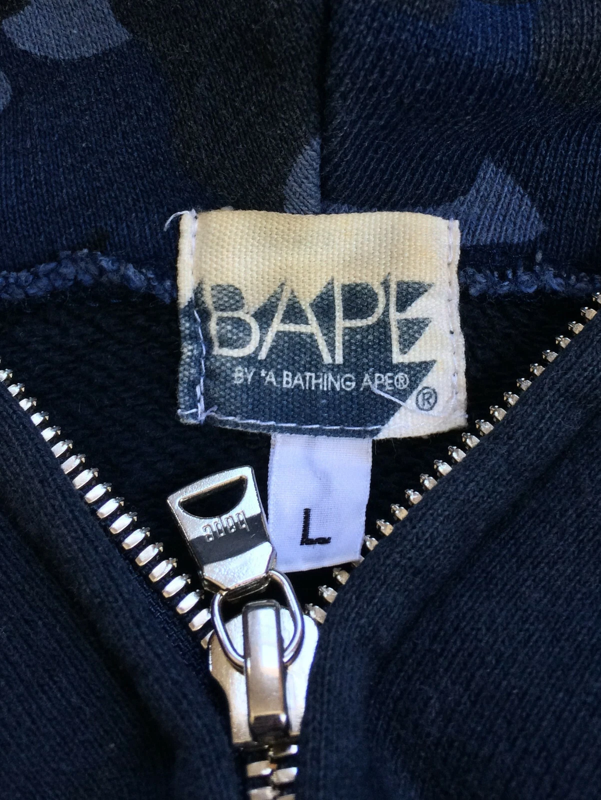 A BATHING APE (BAPE) Felpa con cappuccio squalo mimetico blu Bape S S 2006