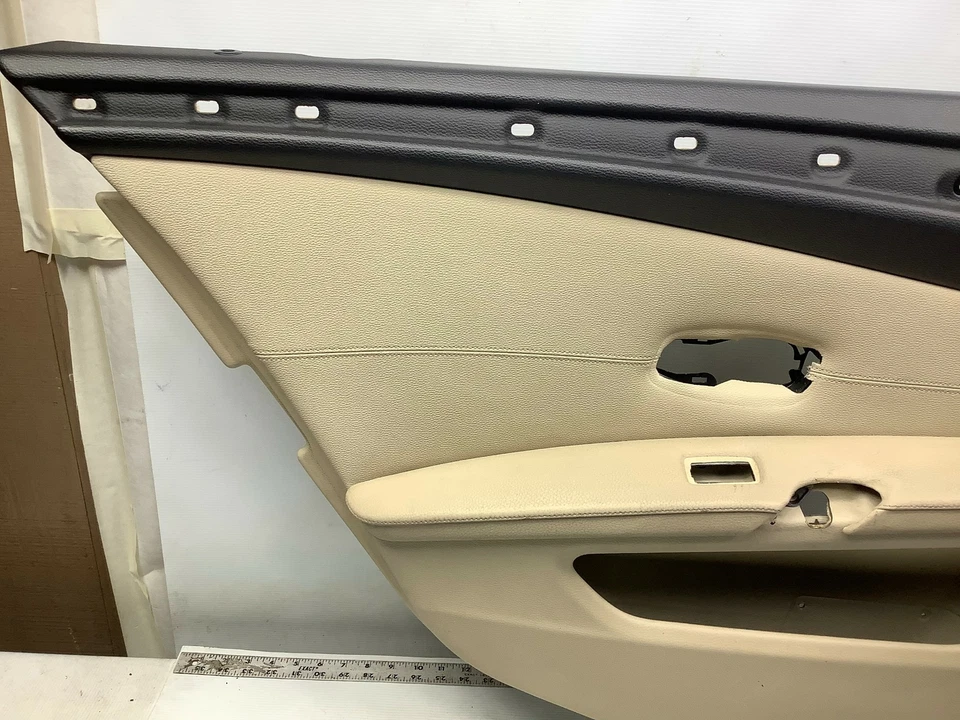 2010 宝马 528I E60 SEDAN 后部左驱动侧门板盖带手柄原始设备制造商+ — 第 3/4 张图片