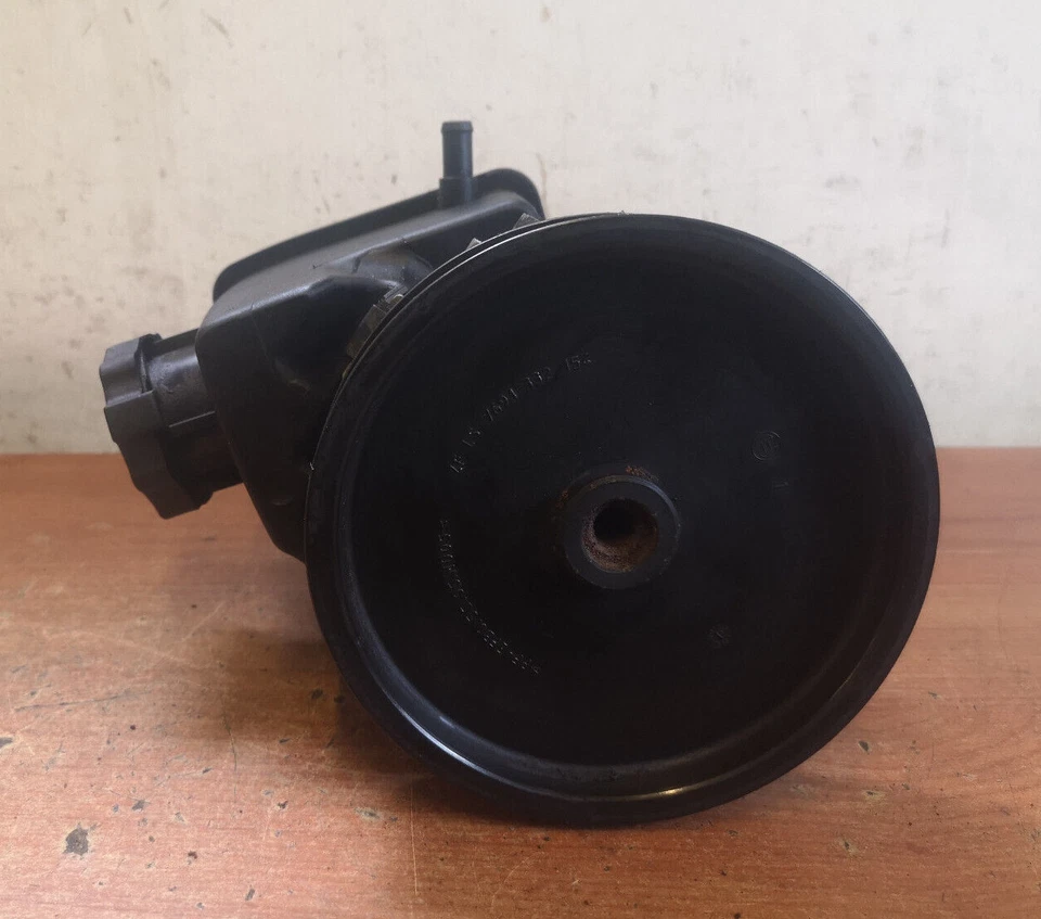 MERCEDES-BENZ C220 2010 W204 CDI BOMBA DE DIRECCIÓN ASISTIDA Foto 2 de 4