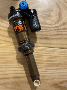 fox dpx2 trunnion