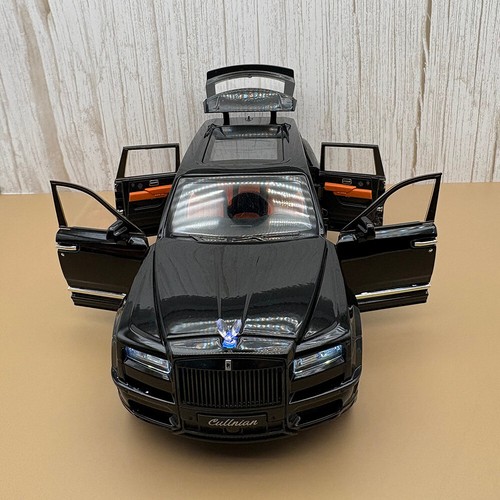 2024 Rolls Royce - Cullinan - 1:20 Scale Diecast Model - Black - Picture 7 of 8